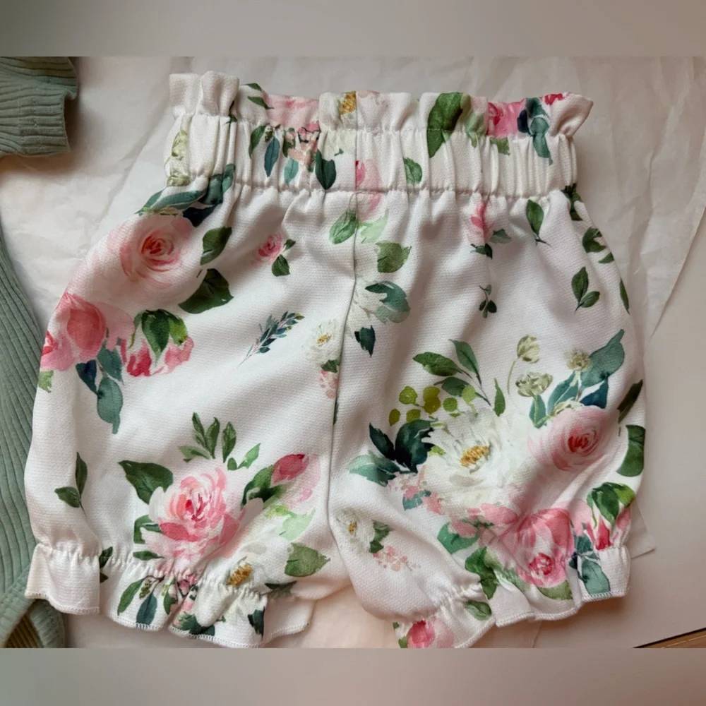 Wild One Baby Onesie and Floral Shorts Set in Sage Green size 12-18 m - Picture 3 of 6